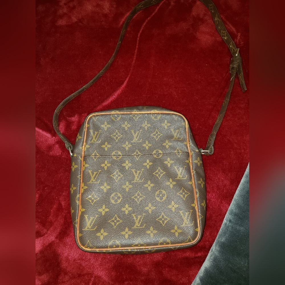 Vintage (LV) Louis Vuitton Monogram bag!